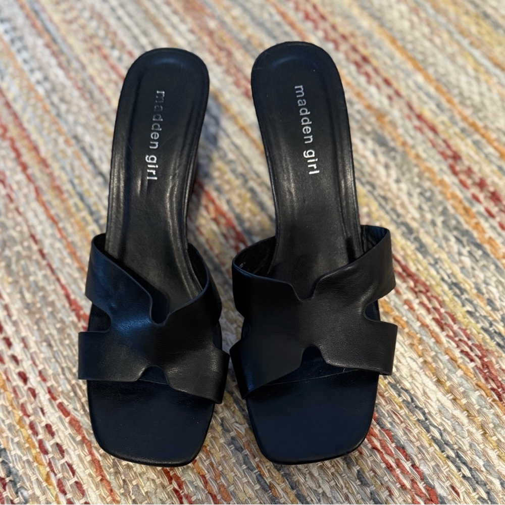Size 9.5 Black Madden Girl shoes 🖤